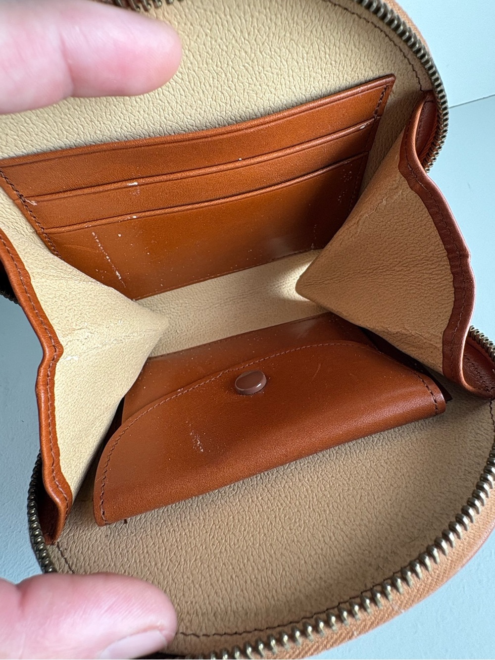 Dooney and Bourke Big Duck Oval Leather Wallet Duck on a strap mini bag - Picture 11 of 16
